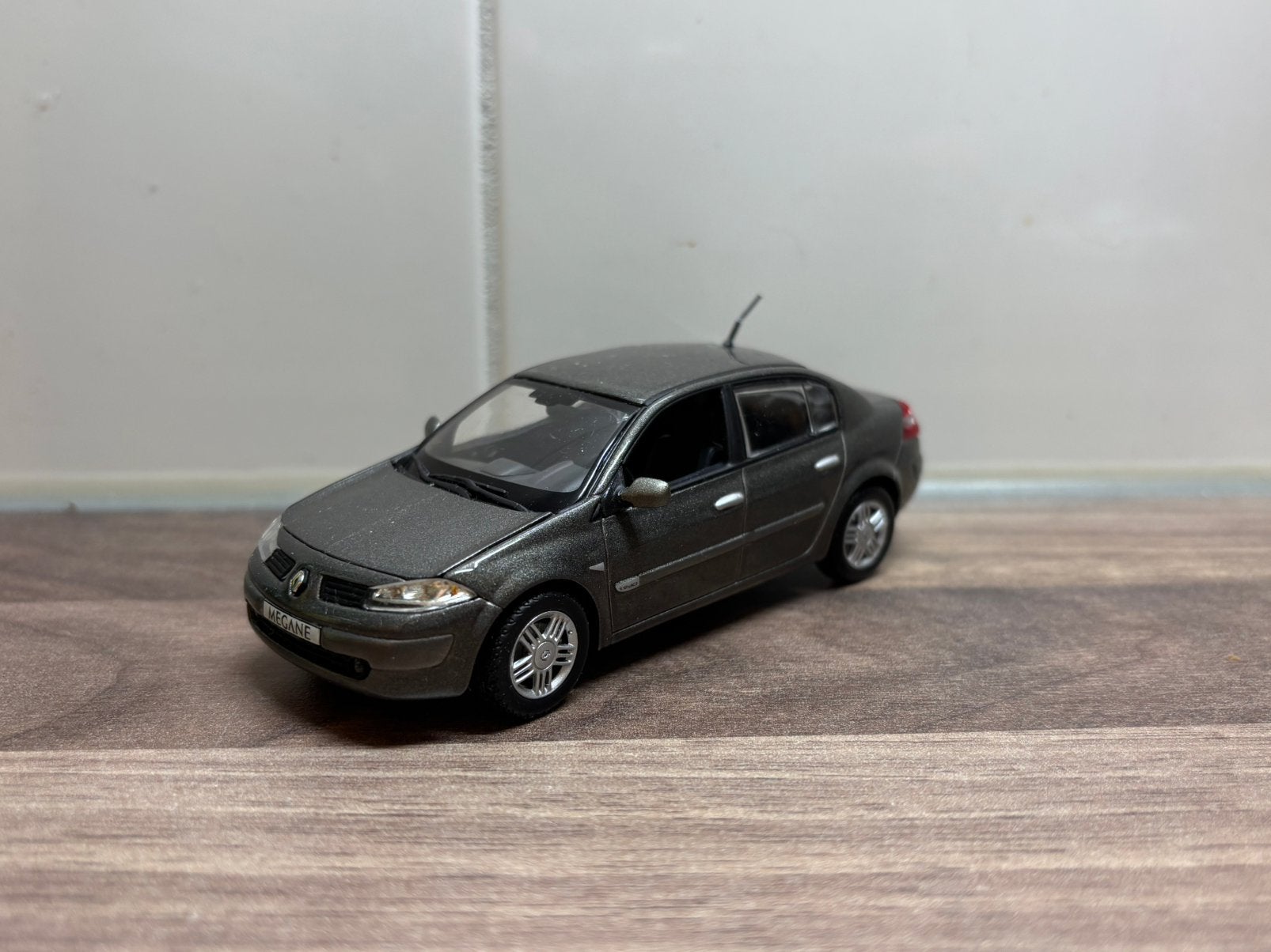 Renault Megane Berline II 2003 Norev 1:43, Hobby en Vrije tijd, Modelauto's | 1:43, Ophalen of Verzenden, Zo goed als nieuw, Auto