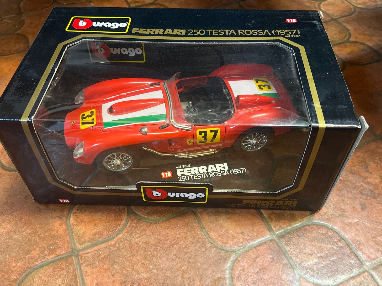 Burago Ferrari 250 Testa Rossa (1957) schaalmodel, Hobby en Vrije tijd, Ophalen of Verzenden, Zo goed als nieuw, Auto, Bburago