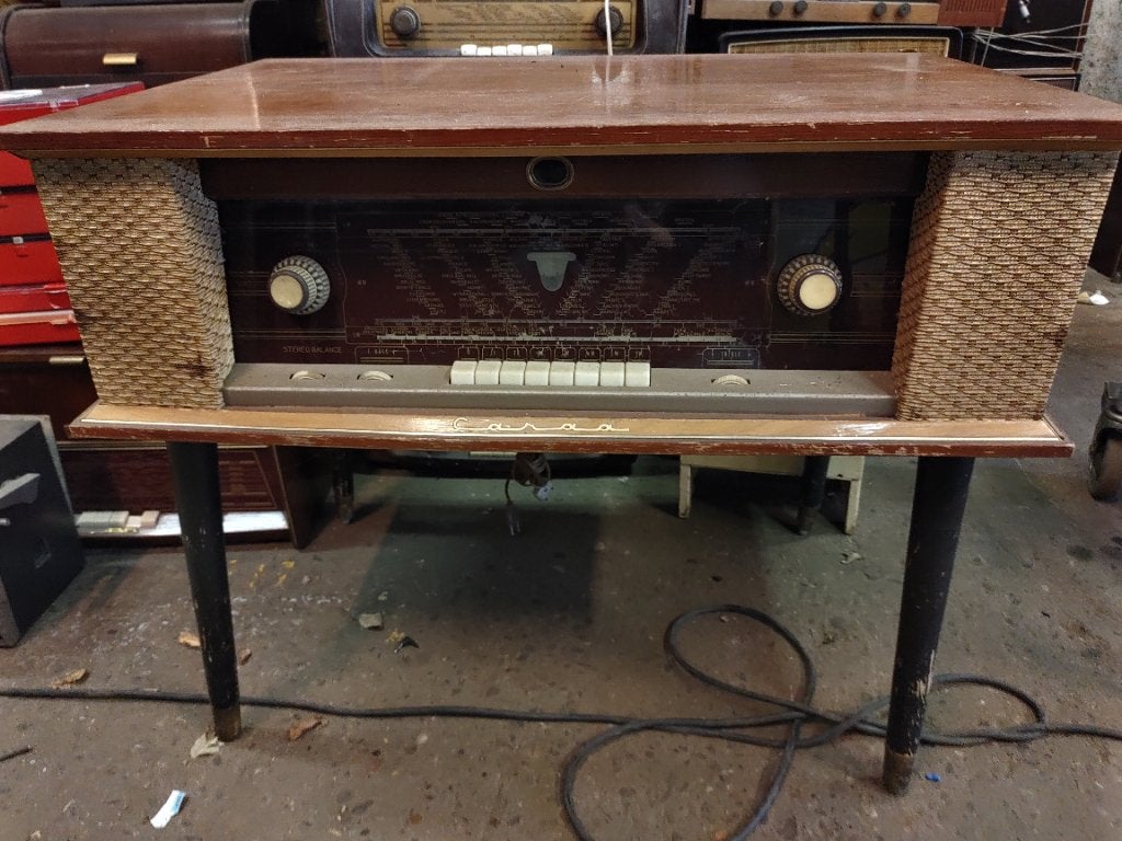 Oude radio CARAD, Ophalen