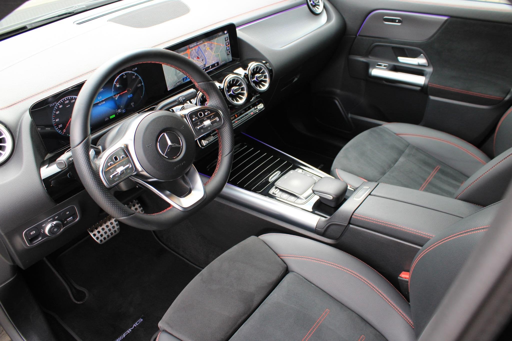 Mercedes-Benz EQA 250 AMG 95,2% SOH | Trekhaak | Distronic |, Gebruikt, 190 pk, Leder en Stof, Zwart