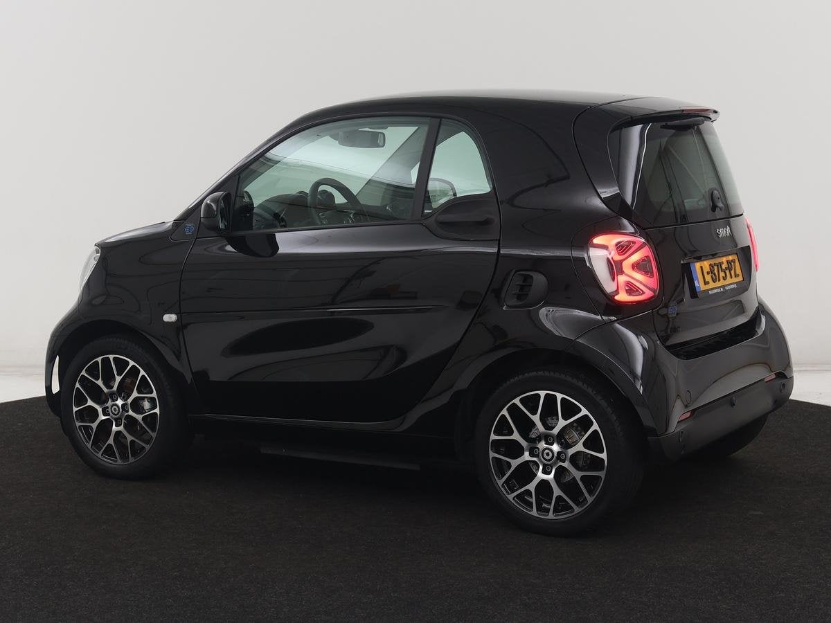 smart fortwo EQ Comfort PLUS 18 kWh | SOH 91.8% | Leder | Pa, Auto's, Smart, Automaat, Achterwielaandrijving, Zwart, Automatische klimaatregeling