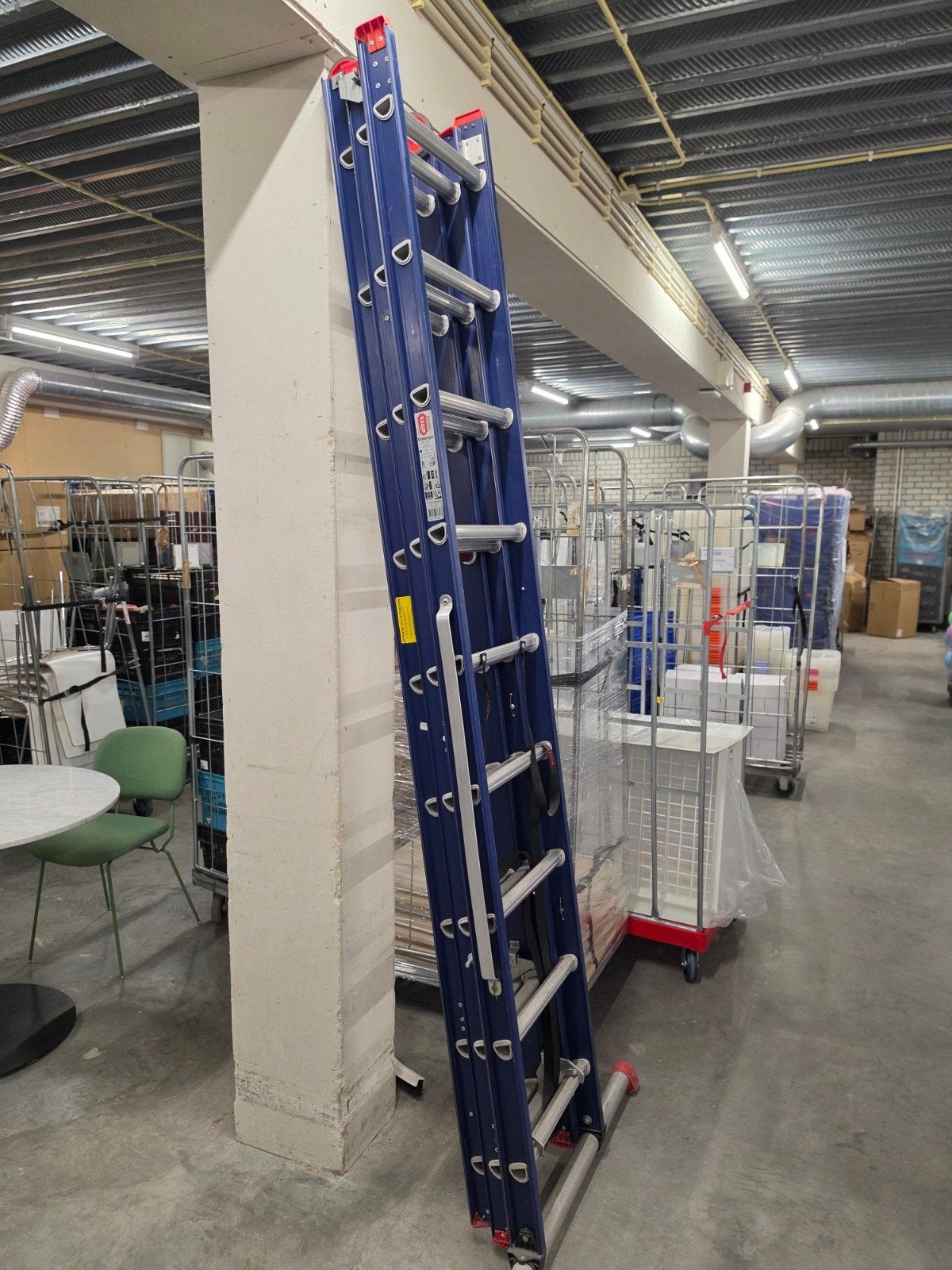 Altrex Challenger 3x9 Heavy Duty Ladder - Max 6.37m, Ophalen of Verzenden, Zo goed als nieuw, Ladder, Opvouwbaar of Inschuifbaar