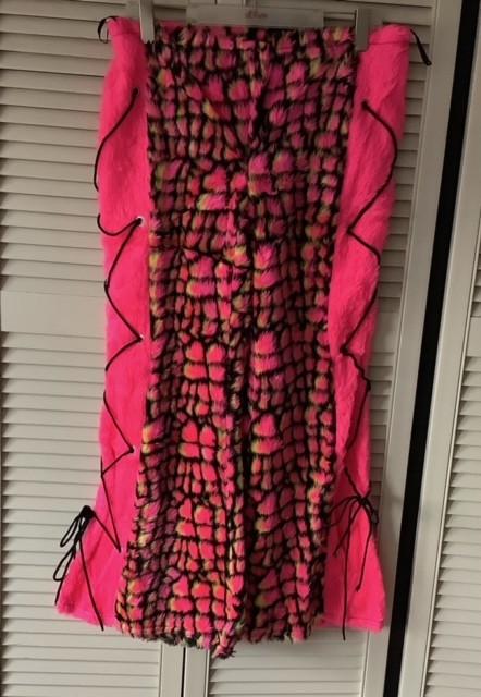 nieuwe carnavalskleding, roze slangenbroek,  maat 40, Maat 38/40 (M), Carnaval, Nieuw, Ophalen of Verzenden