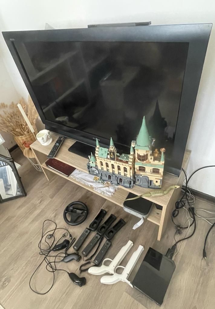 Wii Console met Sony TV, Ophalen, Gebruikt, Met 3 controllers of meer, Met stuurtje
