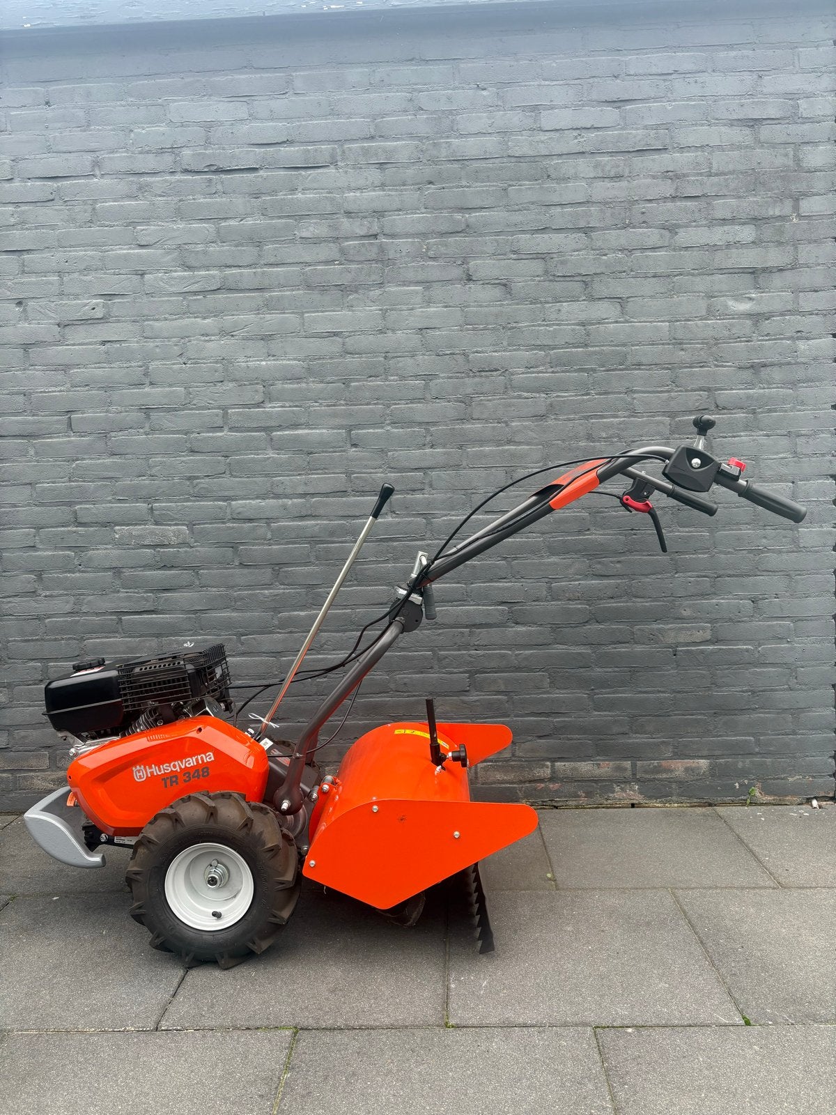 Grondfrees TE HUUR, Ophalen, Benzine