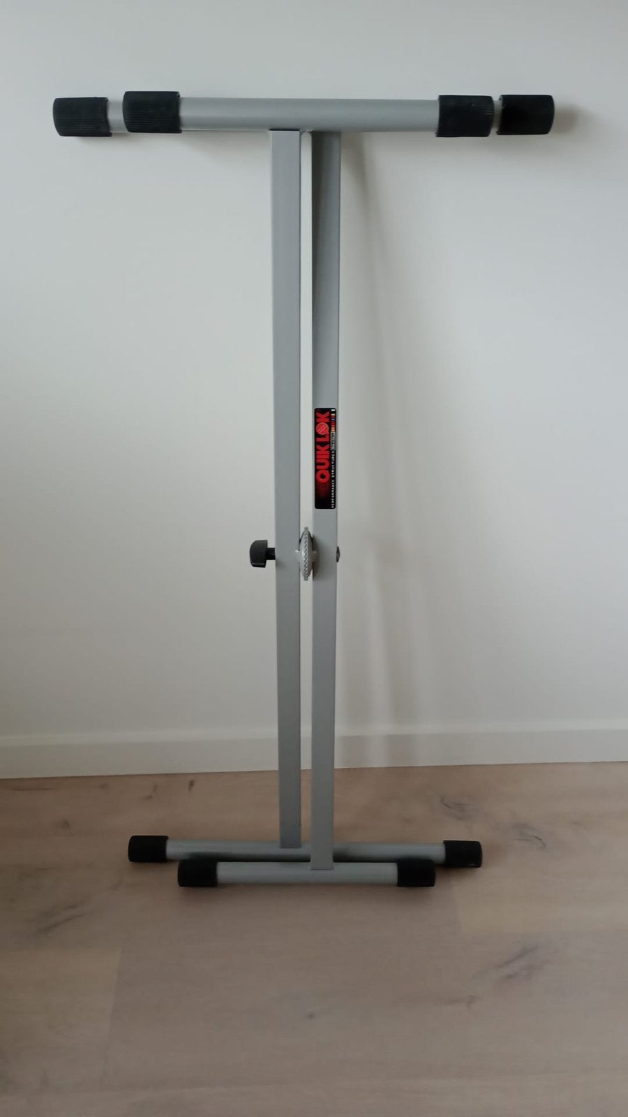 Te koop Verstelbare keyboardstandaard, Ophalen, Zo goed als nieuw