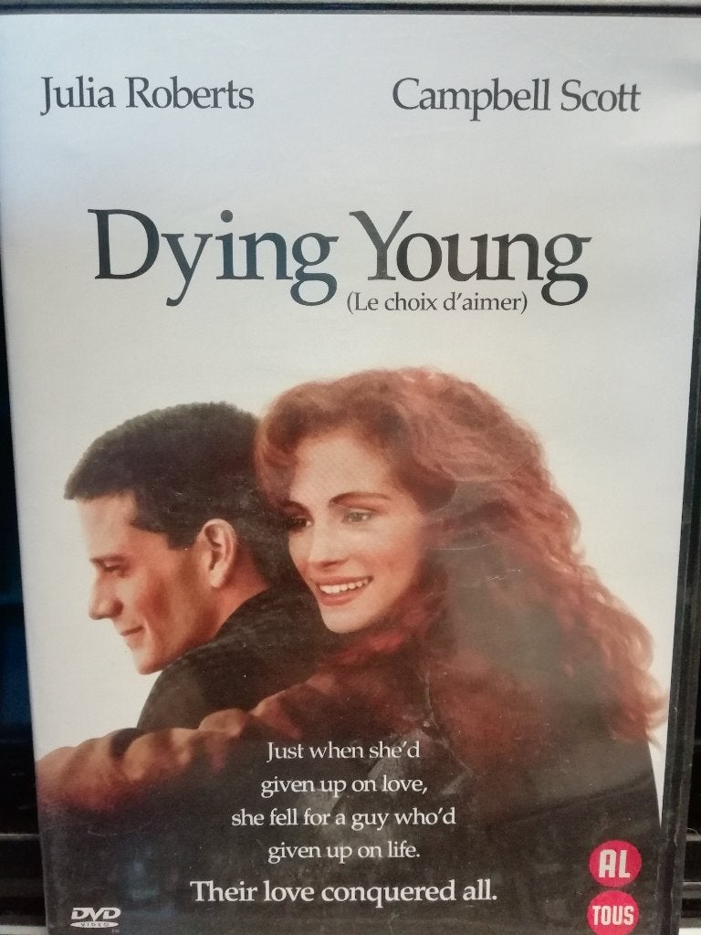 dying yong - julia roberts, Alle leeftijden, Ophalen of Verzenden, Zo goed als nieuw