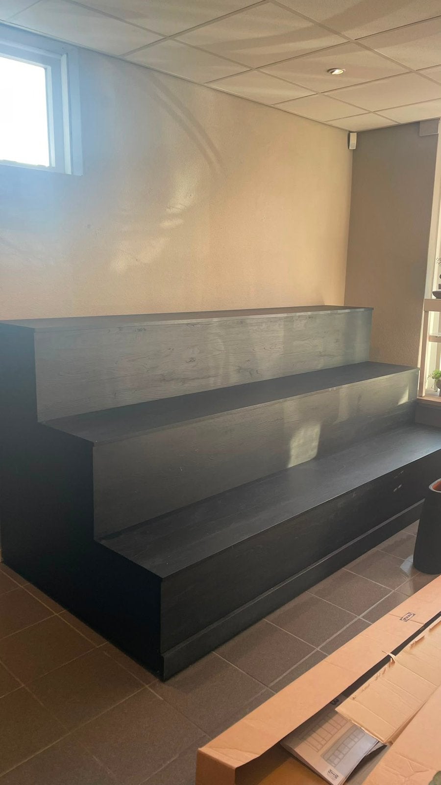 Presentatie meubel zwart, Ophalen, Zo goed als nieuw, 75 cm of meer, 60 cm of meer