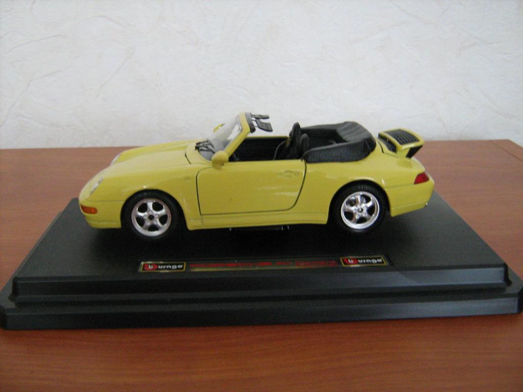 Porsche 911 Cabriolet geel, 1994 in doos.Bburago,Schaal 1:24, Ophalen of Verzenden, Nieuw, Auto, Bburago