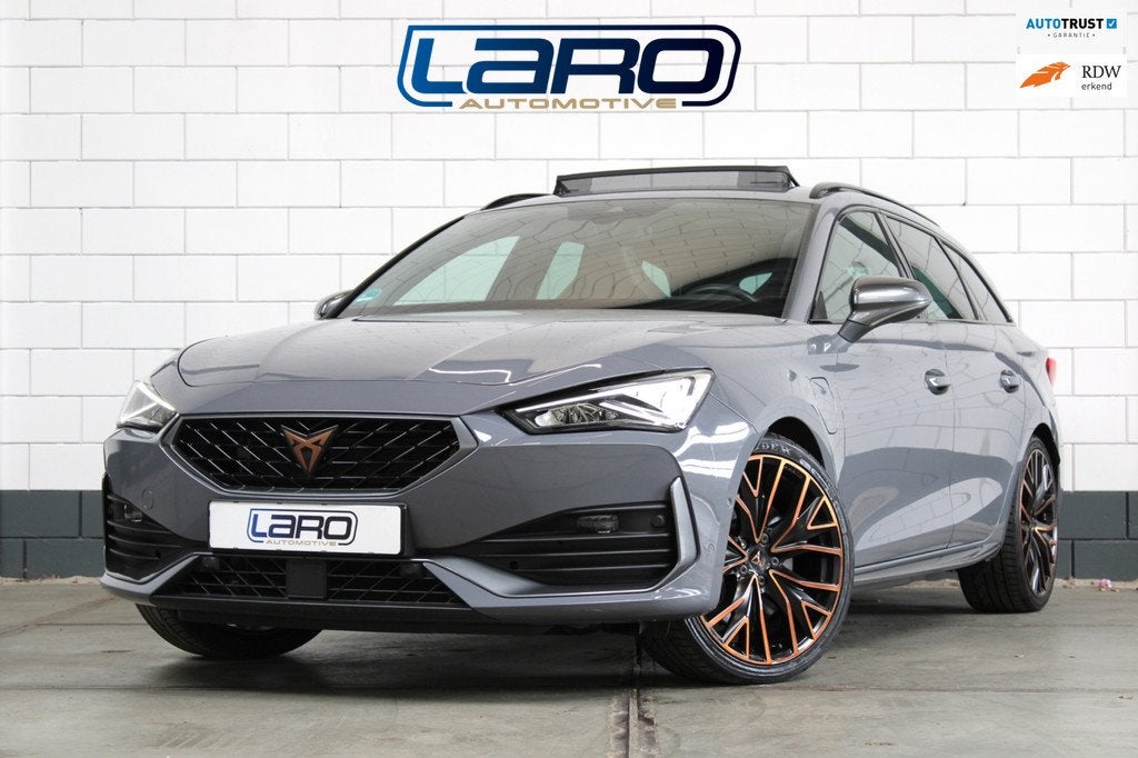Cupra Leon Sportstourer 1.4 e-Hybrid VZ 245pk Copper | Pano, Auto's, Cupra, 77 km/l, Gebruikt, Euro 6, 4 cilinders