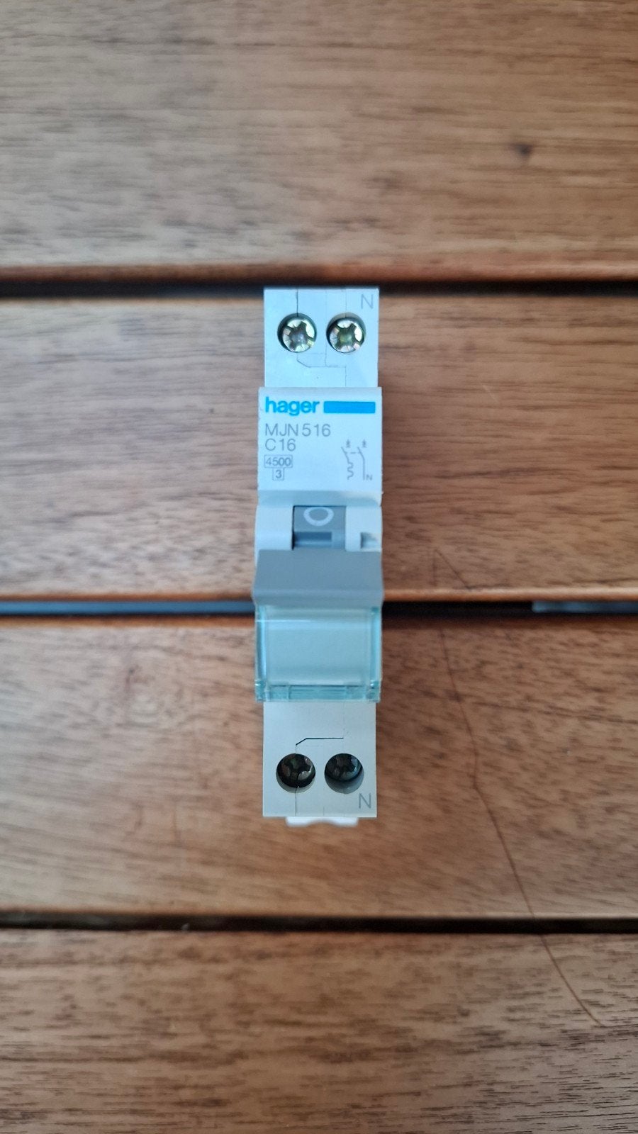 Hager C16 Automaat MJN 516 - Zo goed als nieuw, Doe-het-zelf en Verbouw, Ophalen of Verzenden, Zo goed als nieuw, Hager, Installatieautomaat