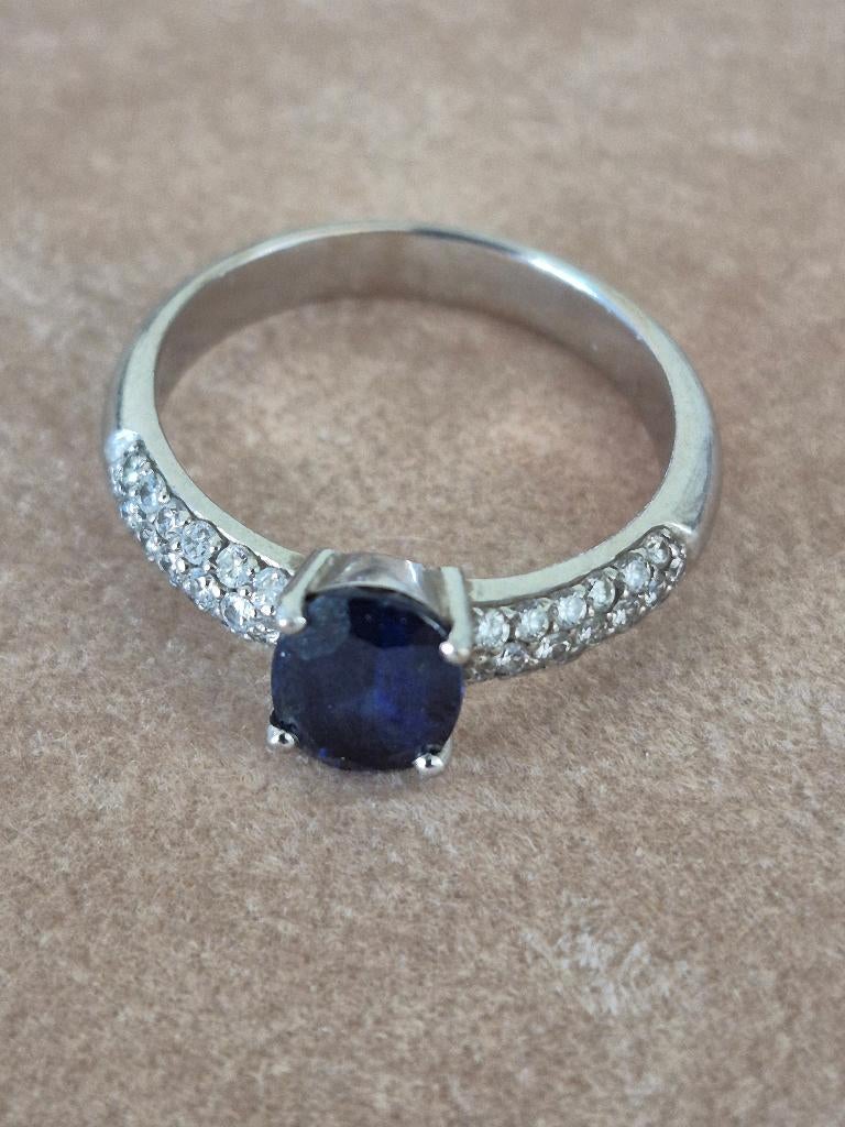 18K witgouden ring met Saffier en Briljant, Sieraden, Tassen en Uiterlijk, Ringen, Ophalen, Zo goed als nieuw, 17 tot 18, Met edelsteen