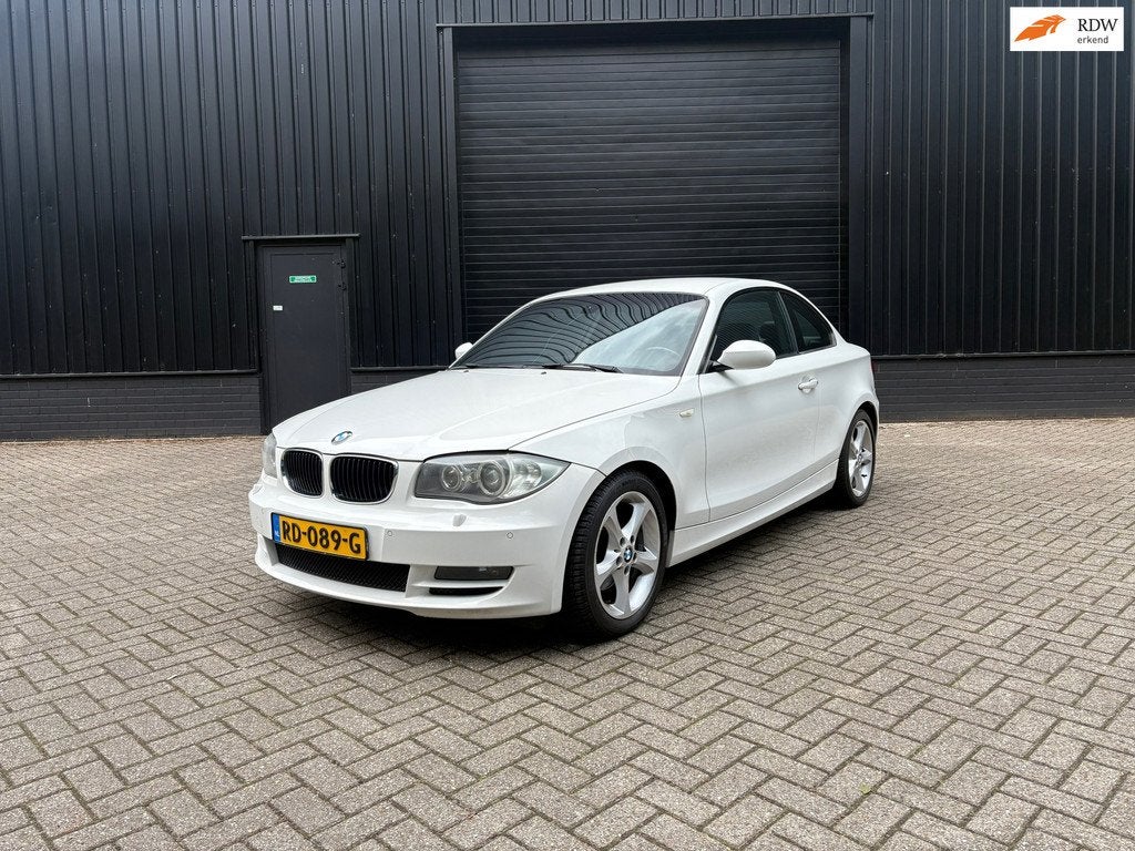 BMW 1-serie Coupé 120d|Sport|Automaat|, Auto's, Achterwielaandrijving, 4 cilinders, 4 stoelen, Wit