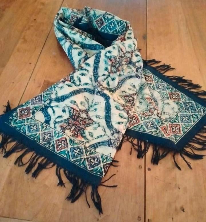 Batik shawls (2stuks). Indonesië., Kleding | Dames, Ophalen of Verzenden, Zo goed als nieuw, Maat 46/48 (XL) of groter, Sjaal