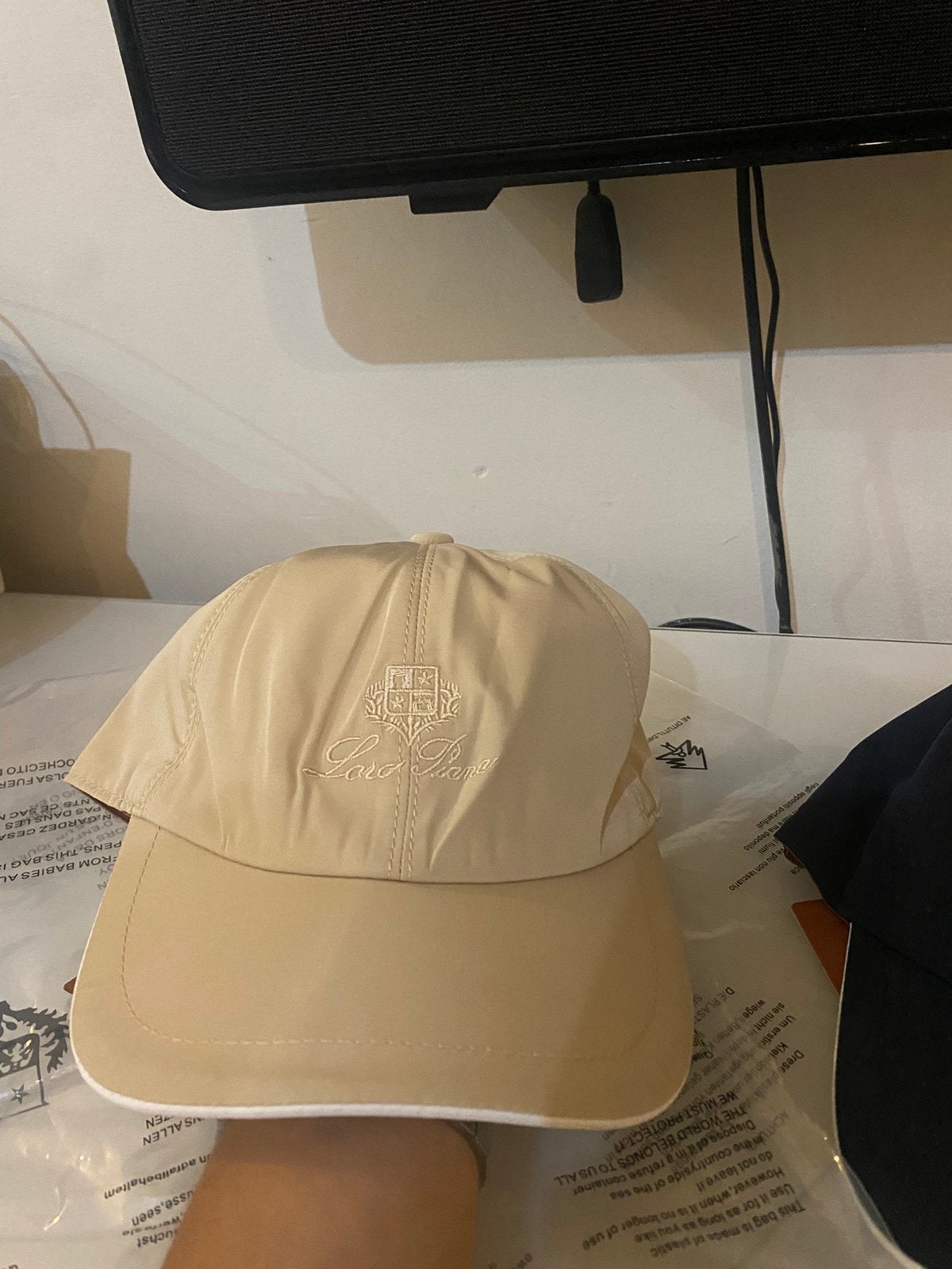 Loro piana pet - Beige nieuwstaat!, Italy, Nieuw, Pet, Loro piana