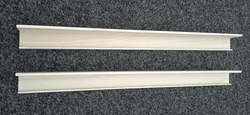 2 fotoplankjes met blind ophang systeem 2x80cm. lengte, Ophalen of Verzenden, Gebruikt
