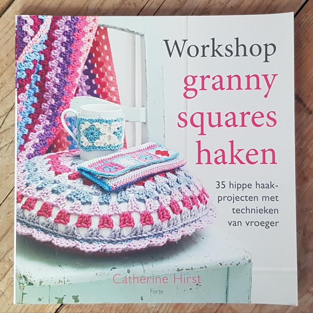 Boek Workshop granny squares haken - Catherine Hirst, Ophalen of Verzenden, Gebruikt, Haken, Patroon of Boek