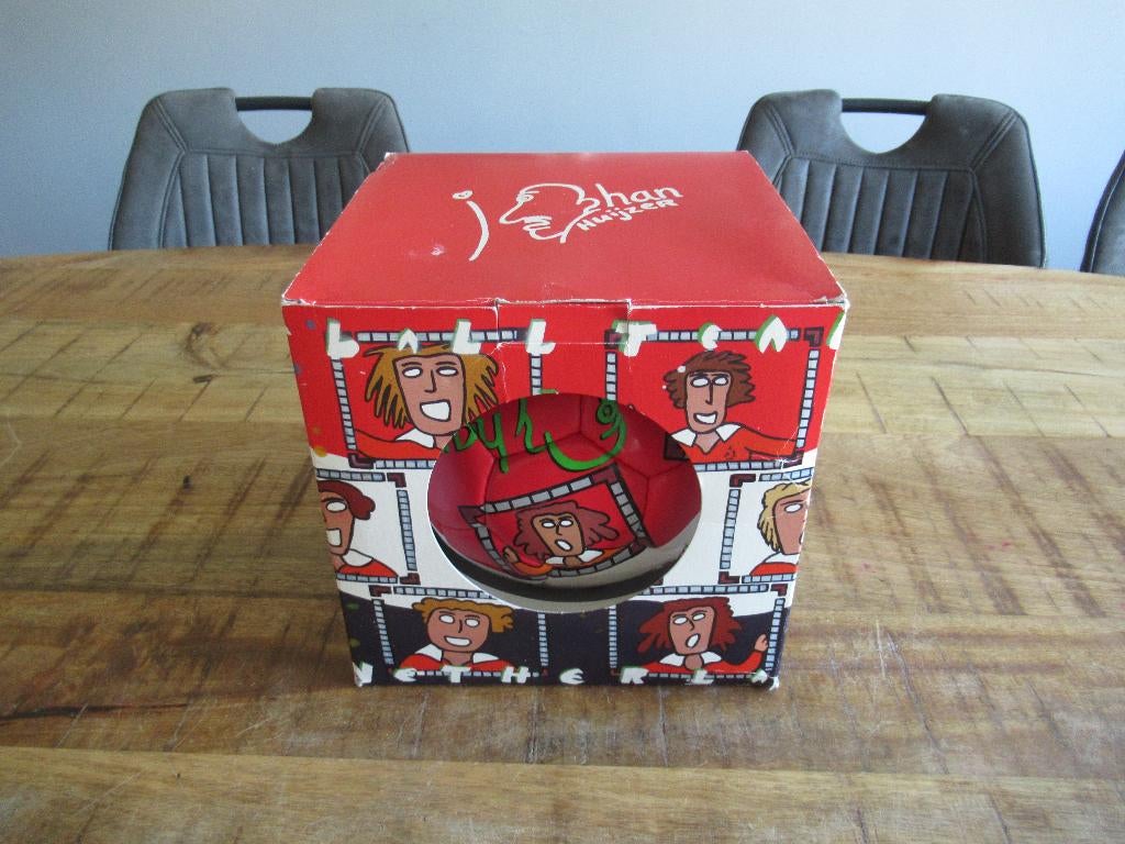 NIEUW Johan Huijzer leren voetbal Kunst bal 23 cm, Ophalen of Verzenden, Nieuw, Overige sporten, Overige typen