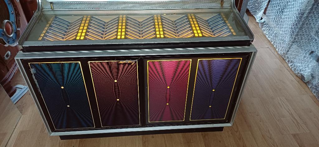 te koop jukebox, Verzamelen, Automaten | Jukeboxen, Gebruikt, 1960 tot 1970, Ophalen, Met singles