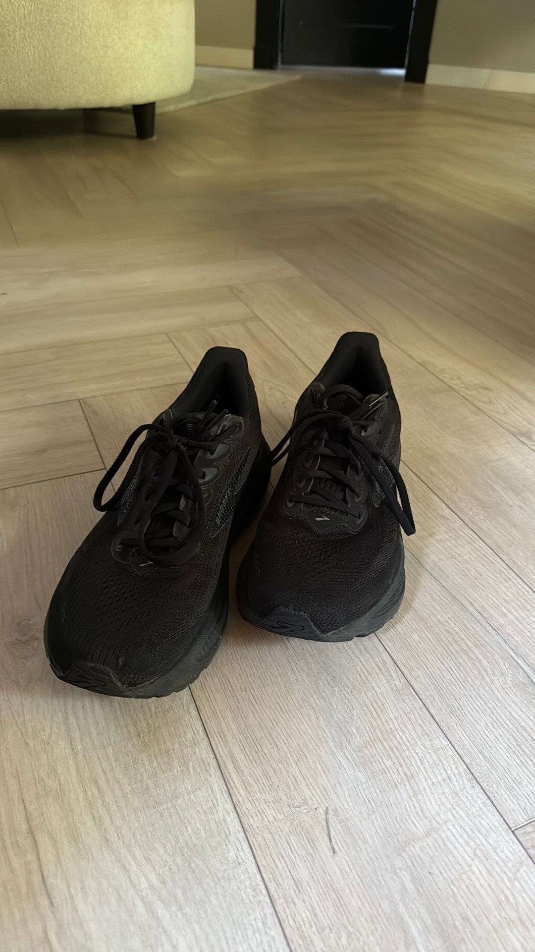 Brooks hardloopschoenen in goede staat, Ophalen, Zo goed als nieuw, Zwart, Sportschoenen