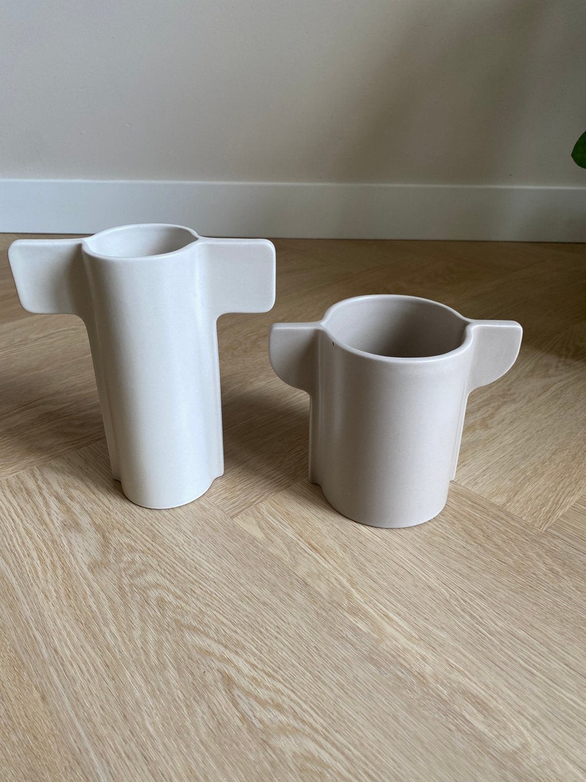 Witte beige vazen met organische japandi vorm, Ophalen of Verzenden, Nieuw, Beige, Steen/keramiek