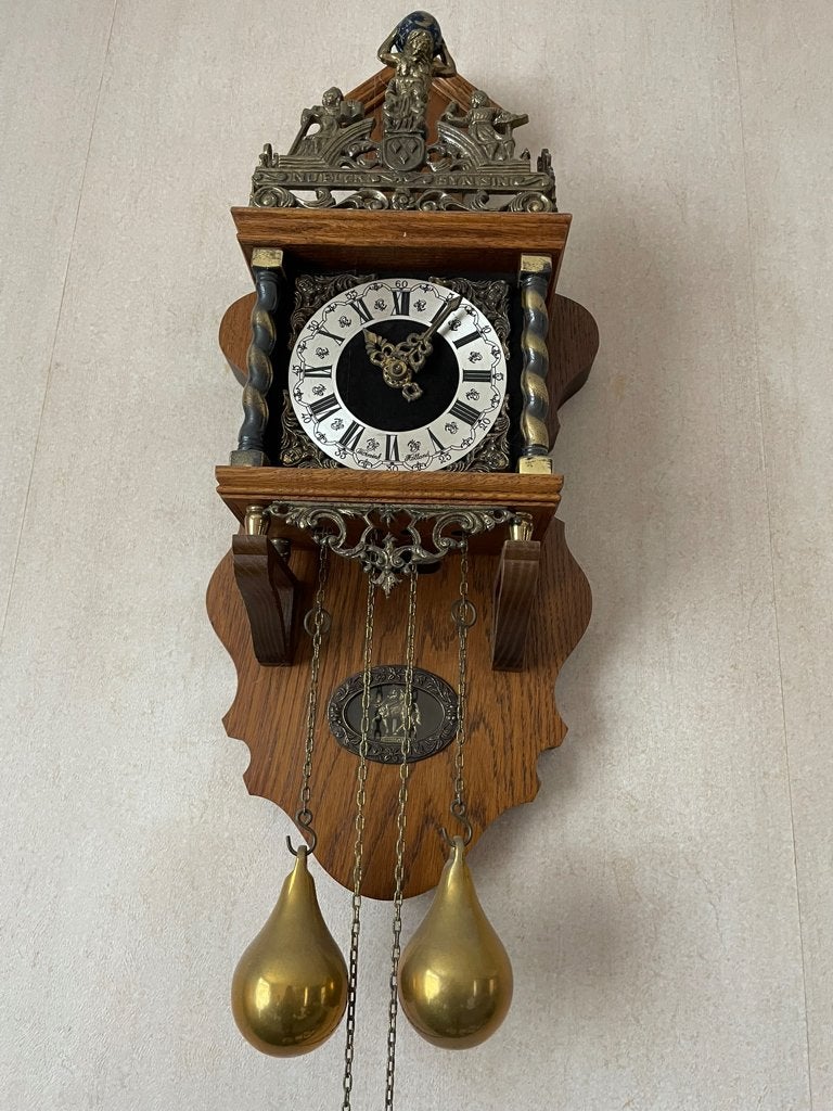Antieke klok, Ophalen