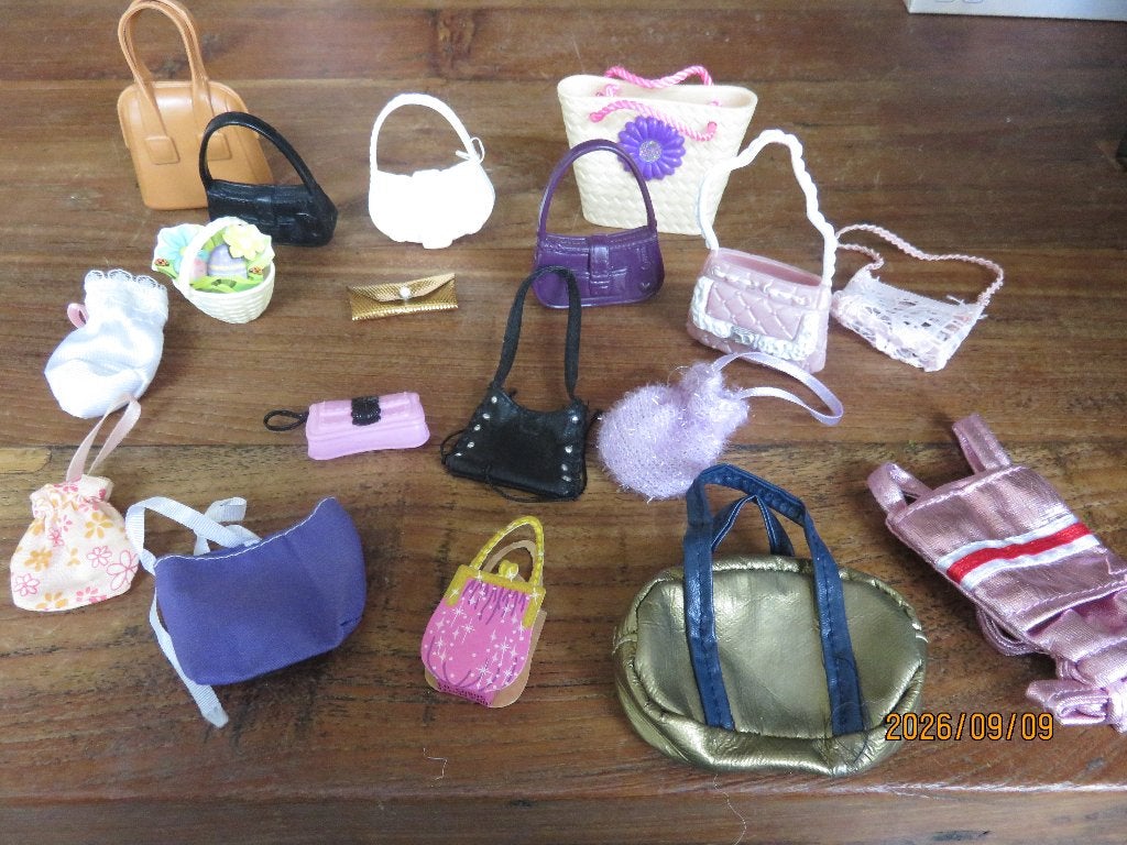 ALLERLEI SOORTEN BARBIE TASSEN/TASJES, Verzenden, Gebruikt