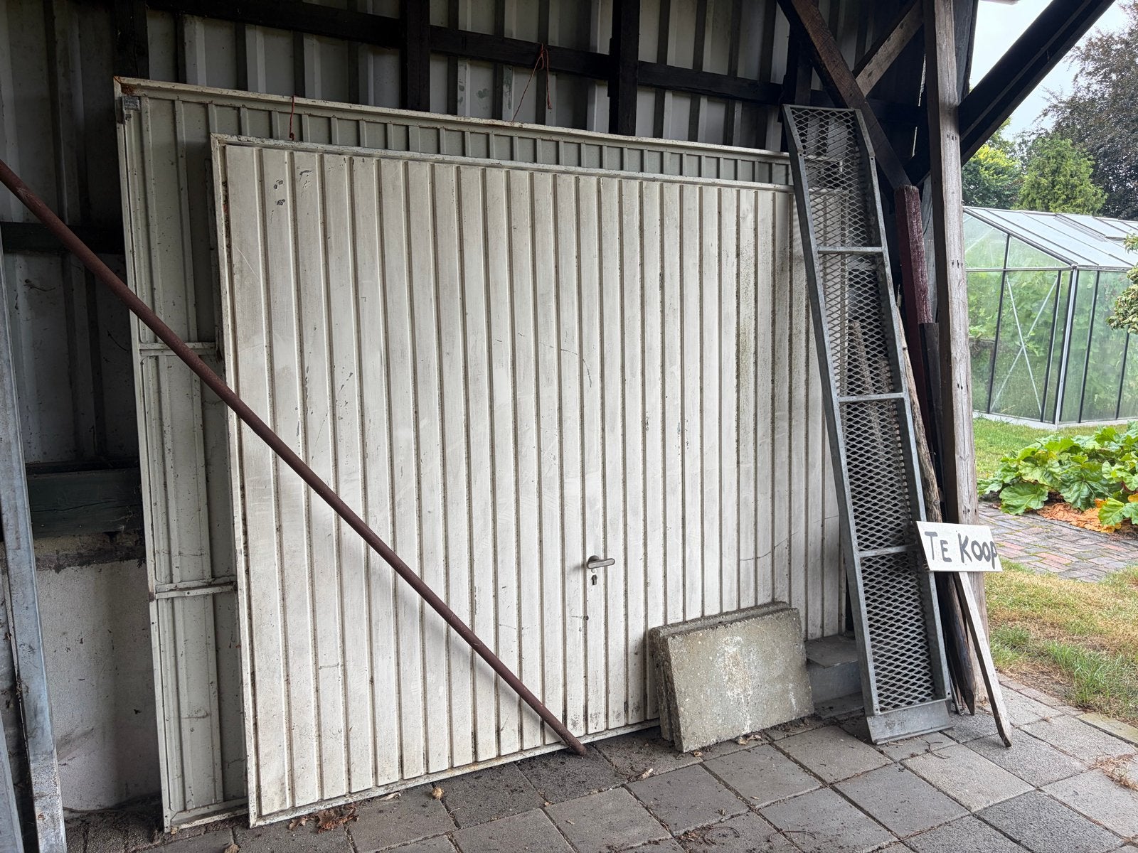 Gebruikte Kanteldeur Garagedeur - Wit Metaal, Doe-het-zelf en Verbouw, Deuren en Horren, Ophalen, Gebruikt, 120 cm of meer, Garagedeur