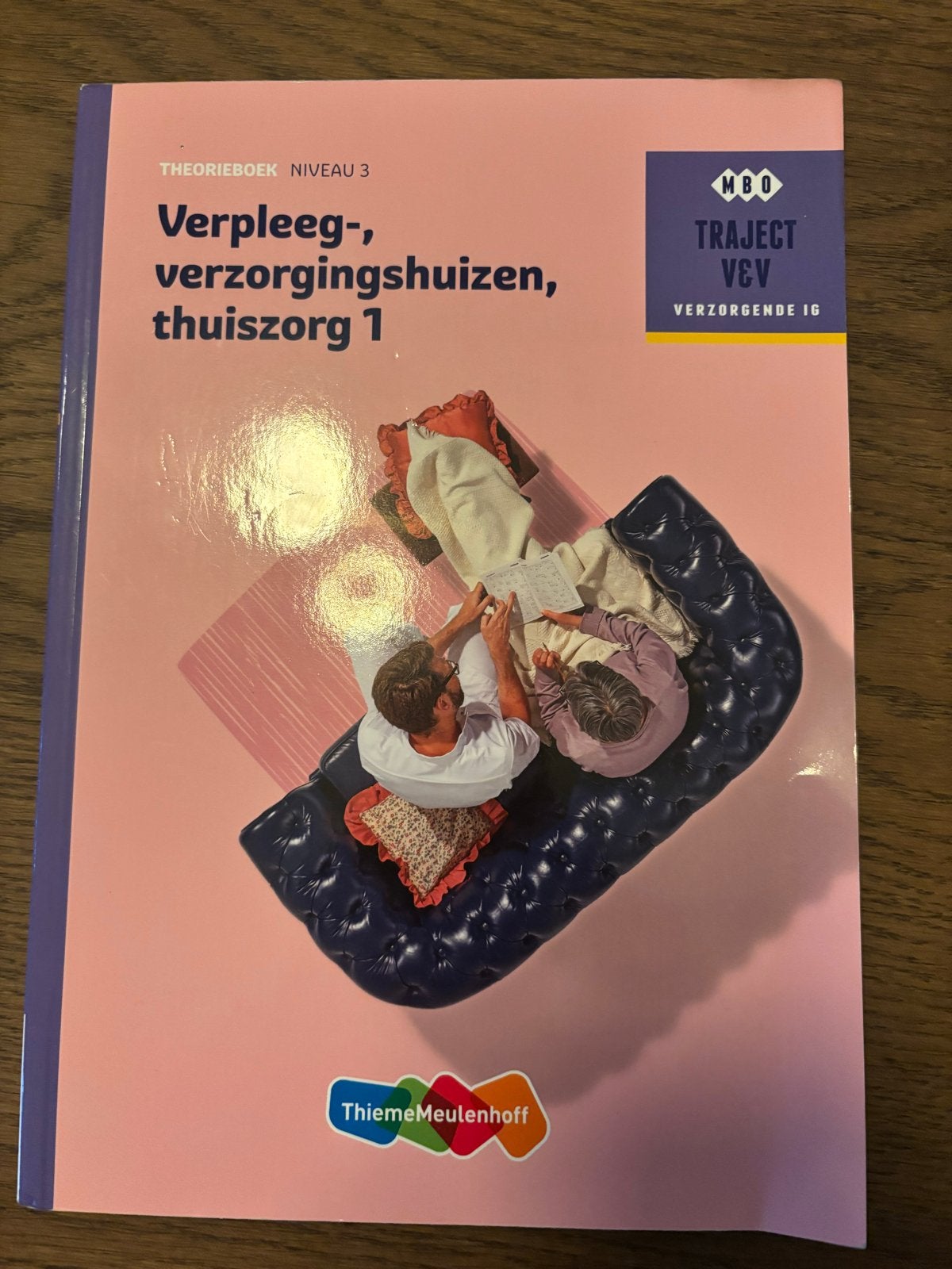 Verpleeg-, verzorgingshuizen, thuiszorg 1 - Theorieboek Nive, Ophalen of Verzenden, Gamma, Zo goed als nieuw, MBO