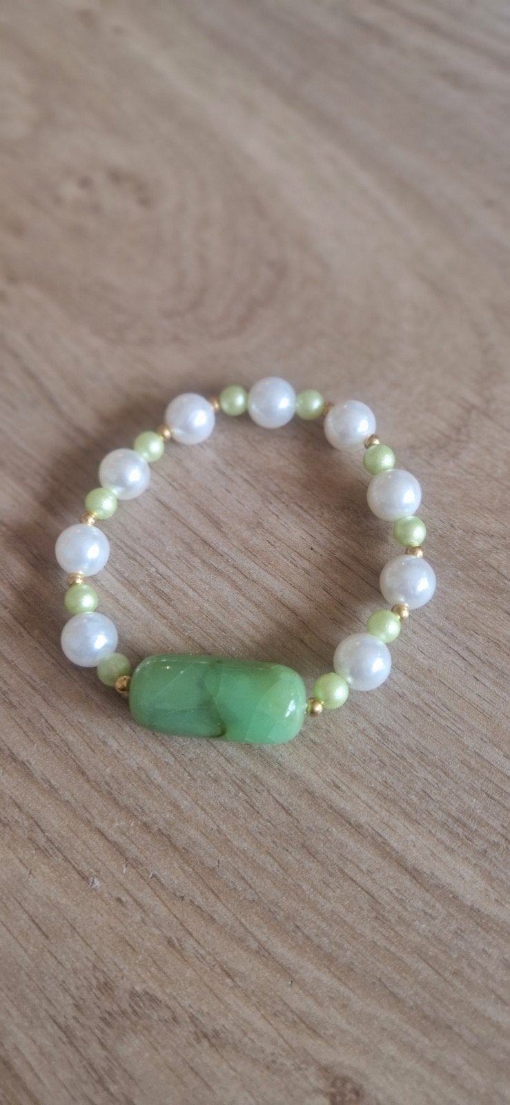Elegante parelarmband met groene jade en gouden accenten, Overige materialen, Wit, Ophalen of Verzenden, Zo goed als nieuw