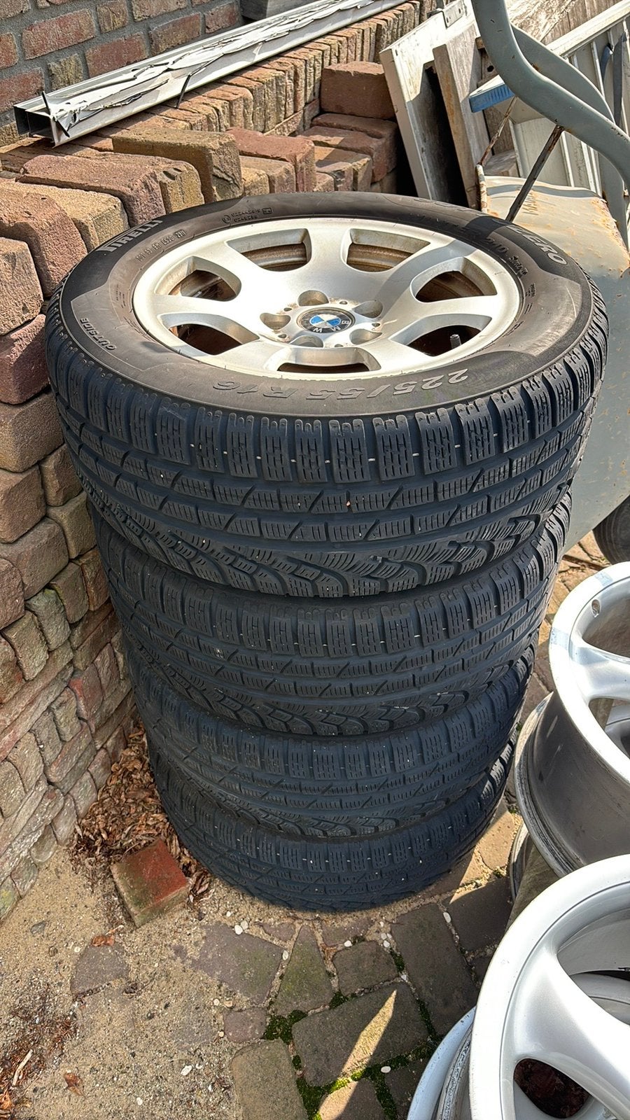 225/55R16 Pirelli winterbanden op BMW E 60 velgen, Ophalen, 16 inch, Winterbanden, 225 mm