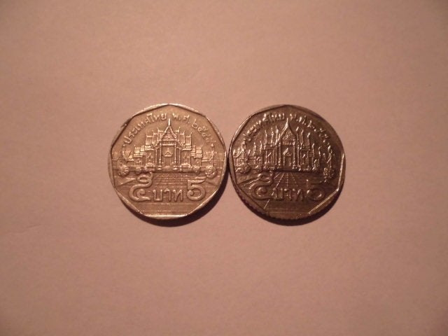 2 munten Thailand 5 baht 2002/2008, Postzegels en Munten, Munten | Azië, Ophalen of Verzenden, Zuidoost-Azië, Setje