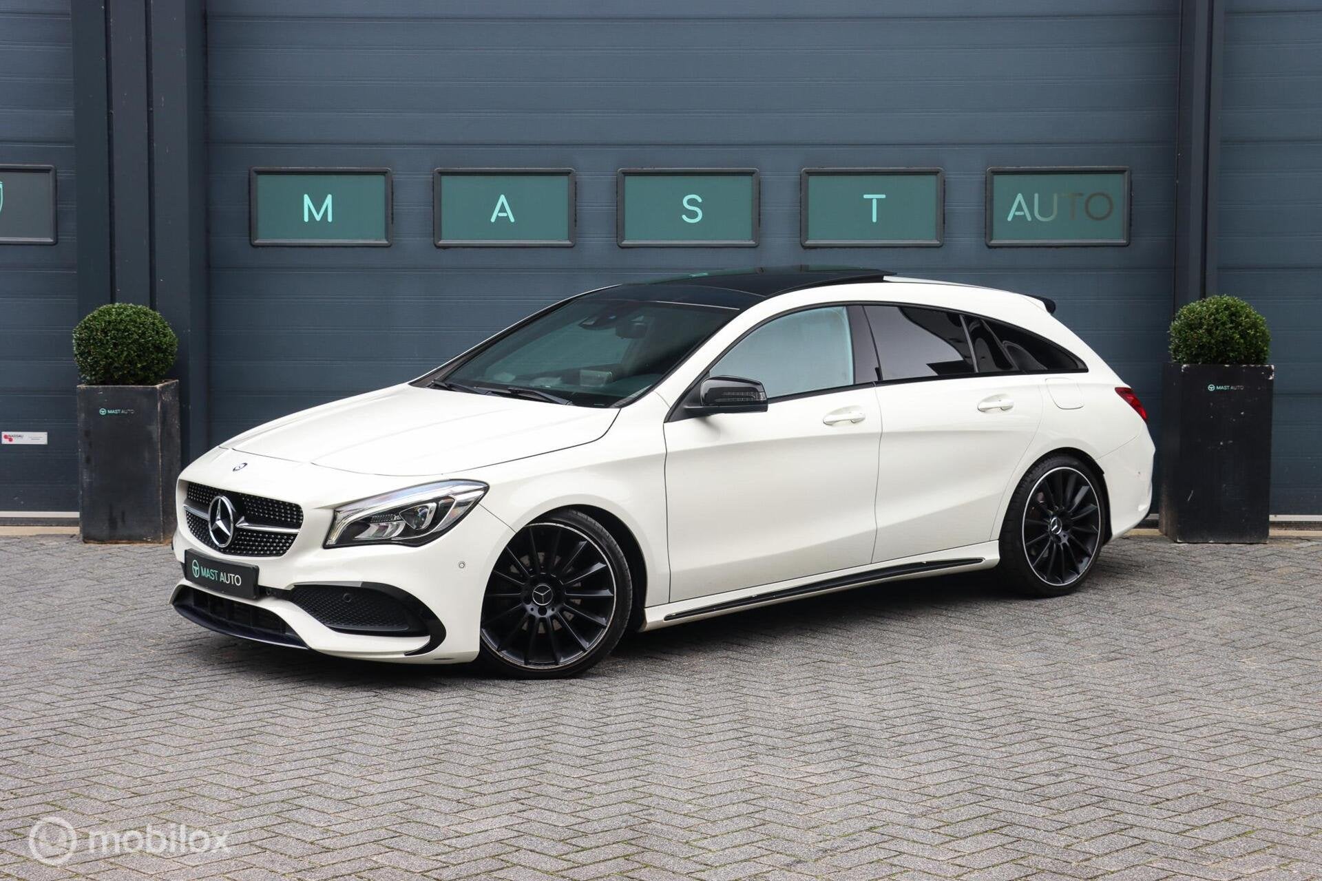 Mercedes CLA-200 Shooting Brake |AMG|H&K AUDIO|PANO|LED, Auto's, CLA, 730 kg, Gebruikt, Wit