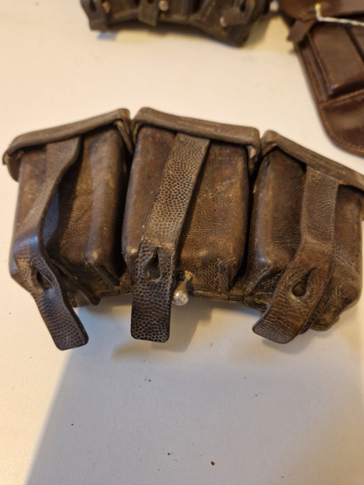 ww2 Duitse  k98 tasjes bruin 1939, Ophalen of Verzenden, Duitsland