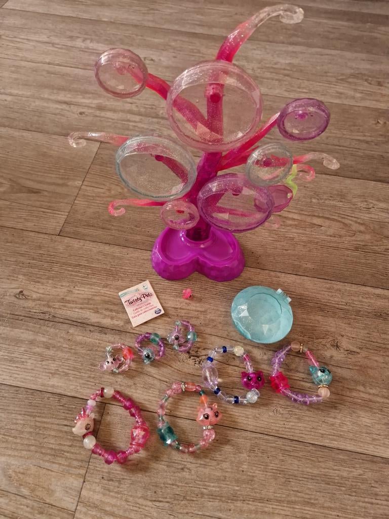 Twisty Petz boom met 4 Twisty Petz en 3 Baby Petz, Ophalen of Verzenden, Zo goed als nieuw, Jongen of Meisje