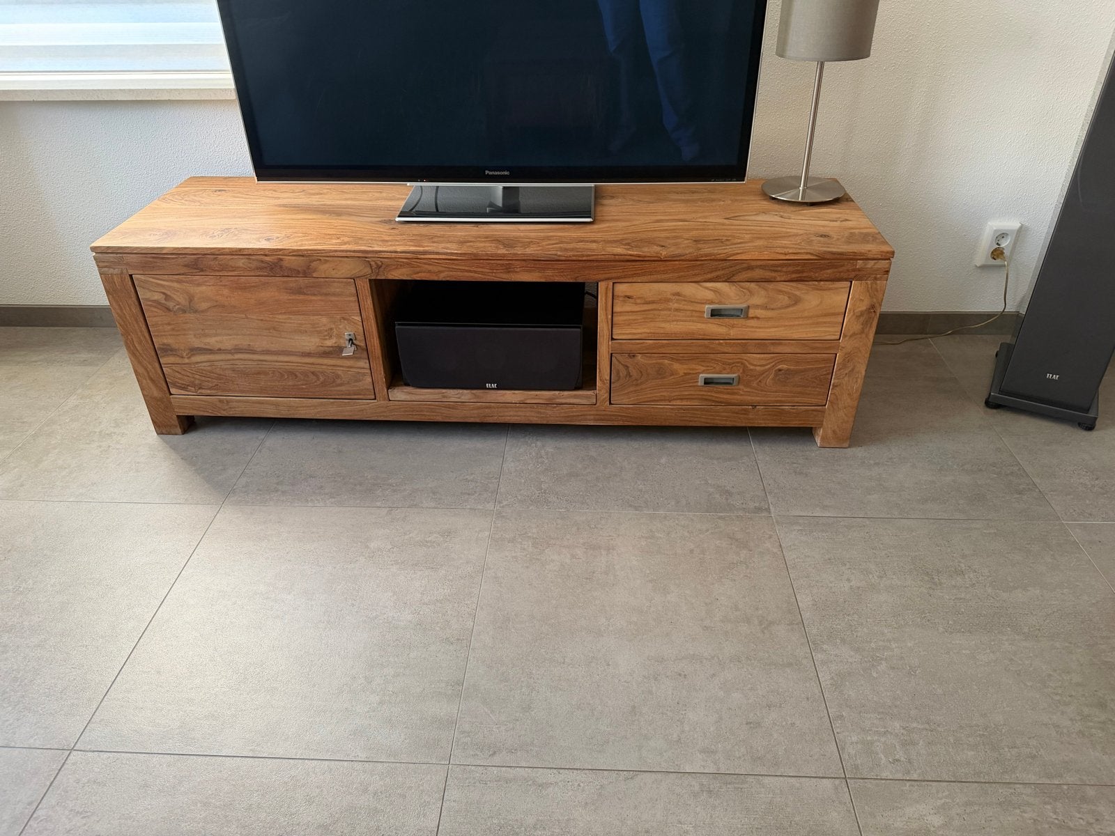 Massief teakhouten tv-meubel met opbergruimte, Ophalen, Gebruikt, 100 tot 150 cm, Minder dan 100 cm