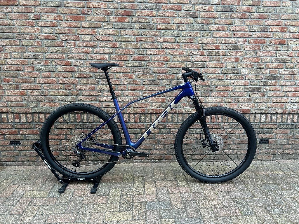 SUPERAANBIEDING TREK PROCALIBER 9.5 CARBON XL PURPLE FLIP, Fietsen en Brommers, 57 cm of meer, Hardtail, Nieuw, Info@trekbikes.com