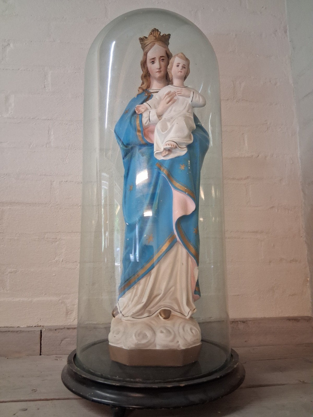 beeld  Maria en  kindje Jezus, glazen stolp, totaal  60 cm!!, Ophalen