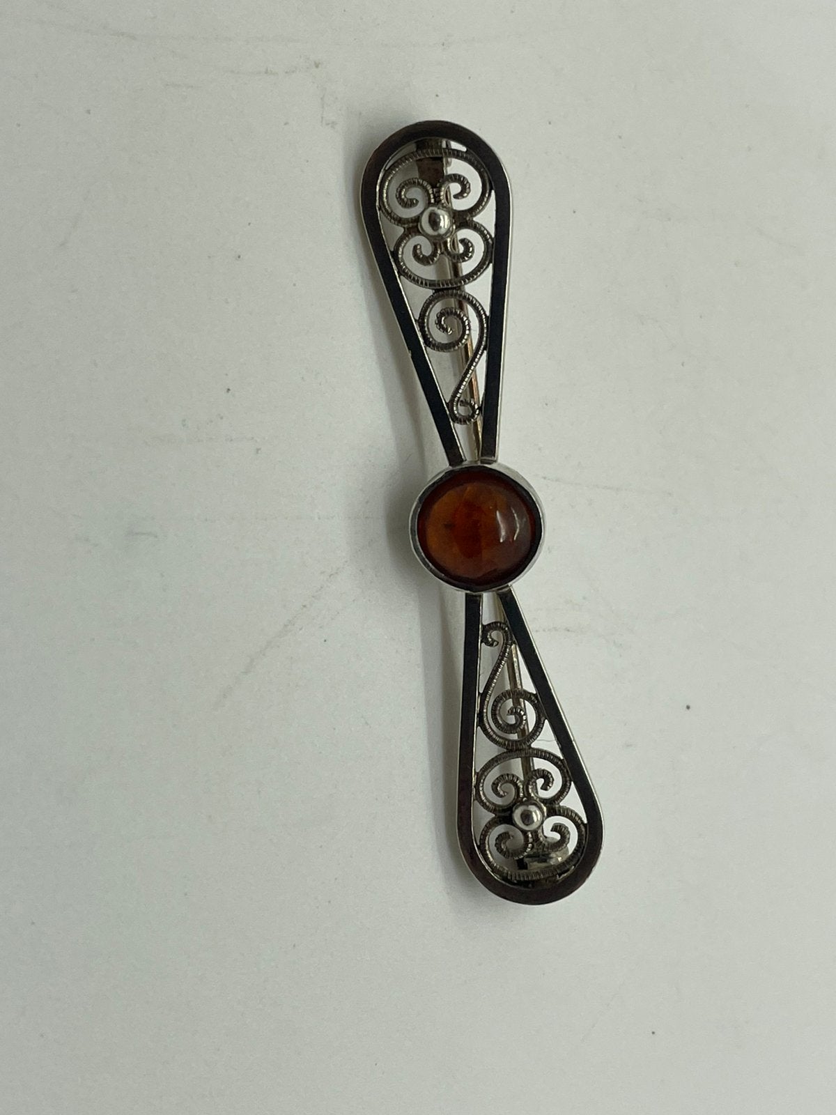 F471 Prachtige 900 zilveren broche barnsteen, Ophalen of Verzenden, Zilver, Broche, Met edelsteen