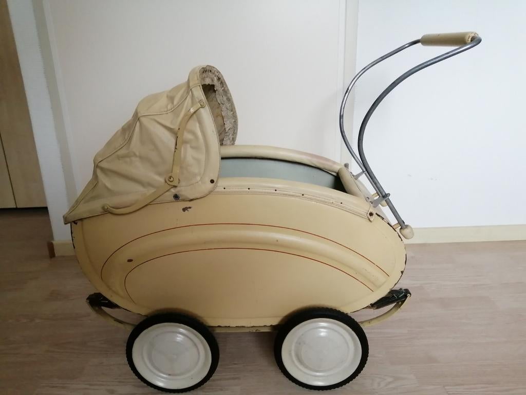 Antiek poppenwagentje, Kinderen en Baby's, Speelgoed | Buiten | Voertuigen en Loopfietsen, Ophalen