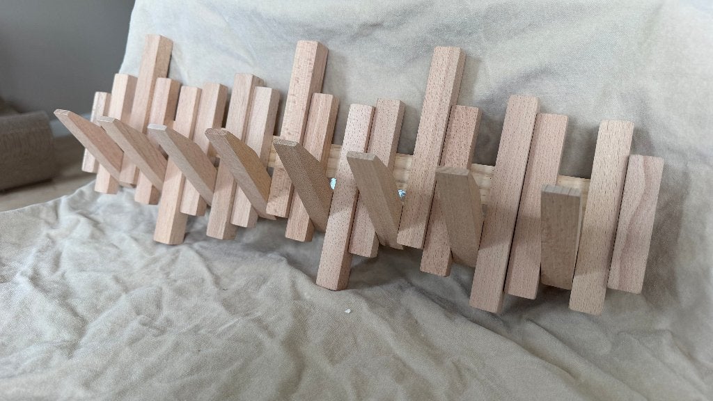 Houten wandkapstok met inklapbare haken, Wandkapstok, Nieuw, Ophalen of Verzenden, Minder dan 100 cm