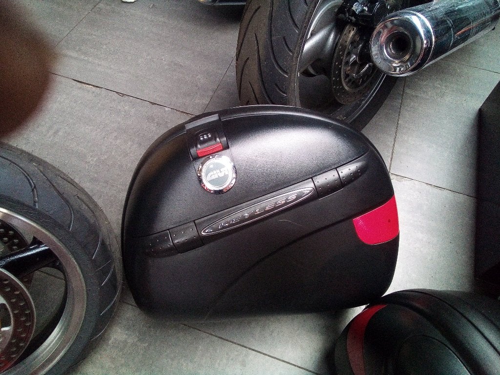 givi  zijkofferset  149,95, Ophalen, Gebruikt
