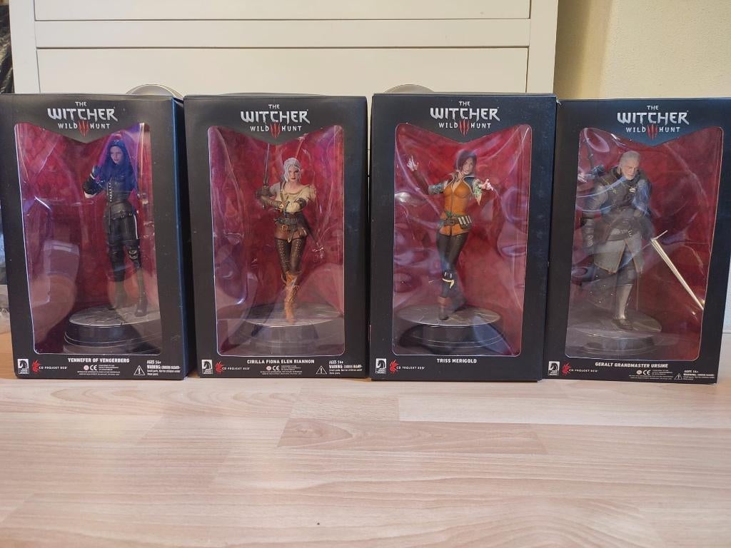 Witcher 3 Wild Hunt Dark Horse figures, Ophalen, Zo goed als nieuw