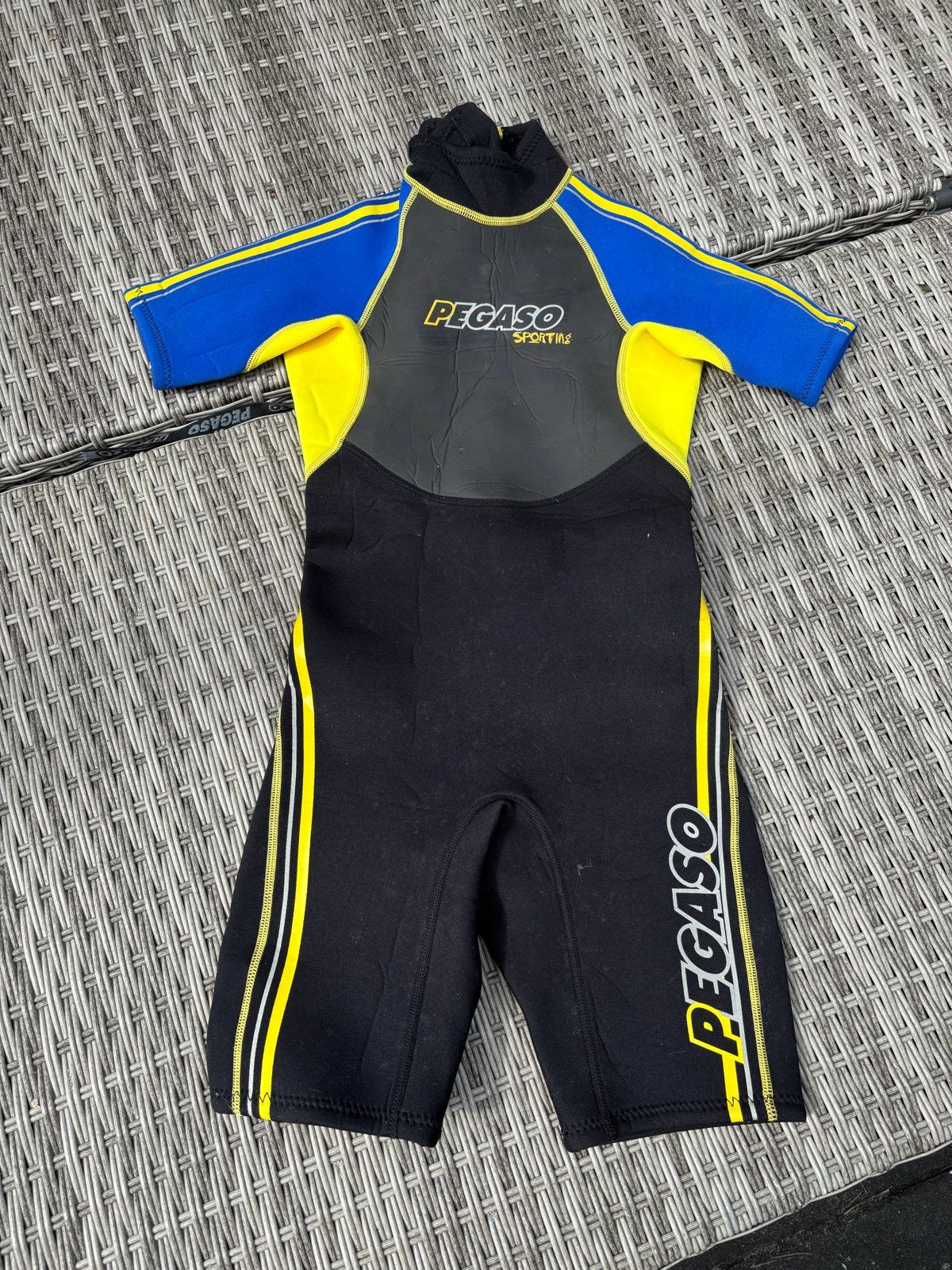 Pegaso Sporty 3mm Kinder Wetsuit - Zwart, Blauw, Geel, Ophalen of Verzenden, Gedragen, Zwart, Overige typen