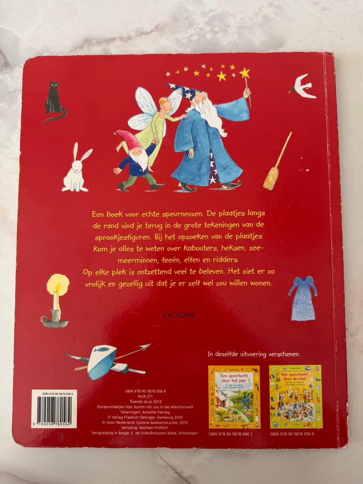 Een speurtocht door sprookjesland - Kijk- en zoekboek, Boeken, Gelezen, Jongen of Meisje, Ophalen of Verzenden, Voorleesboek