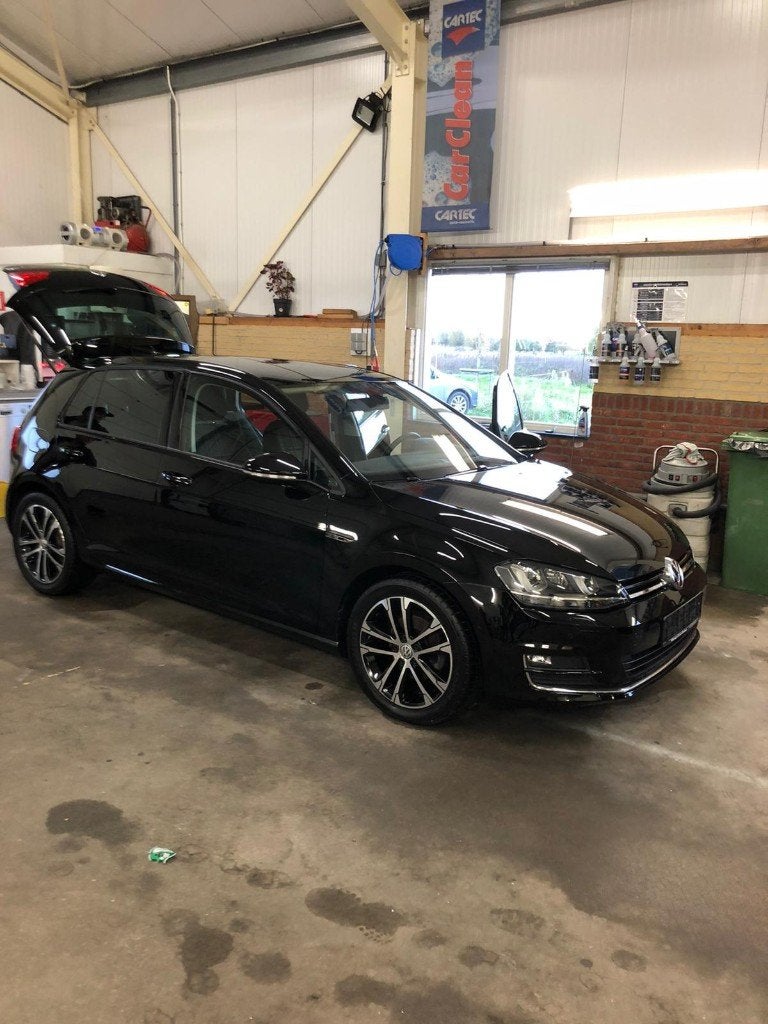 Volkswagen Golf 1.2 TSI Lounge 110PK 2015 Navi Cruise PDC, Voorwielaandrijving, Stof, 4 cilinders, 610 kg