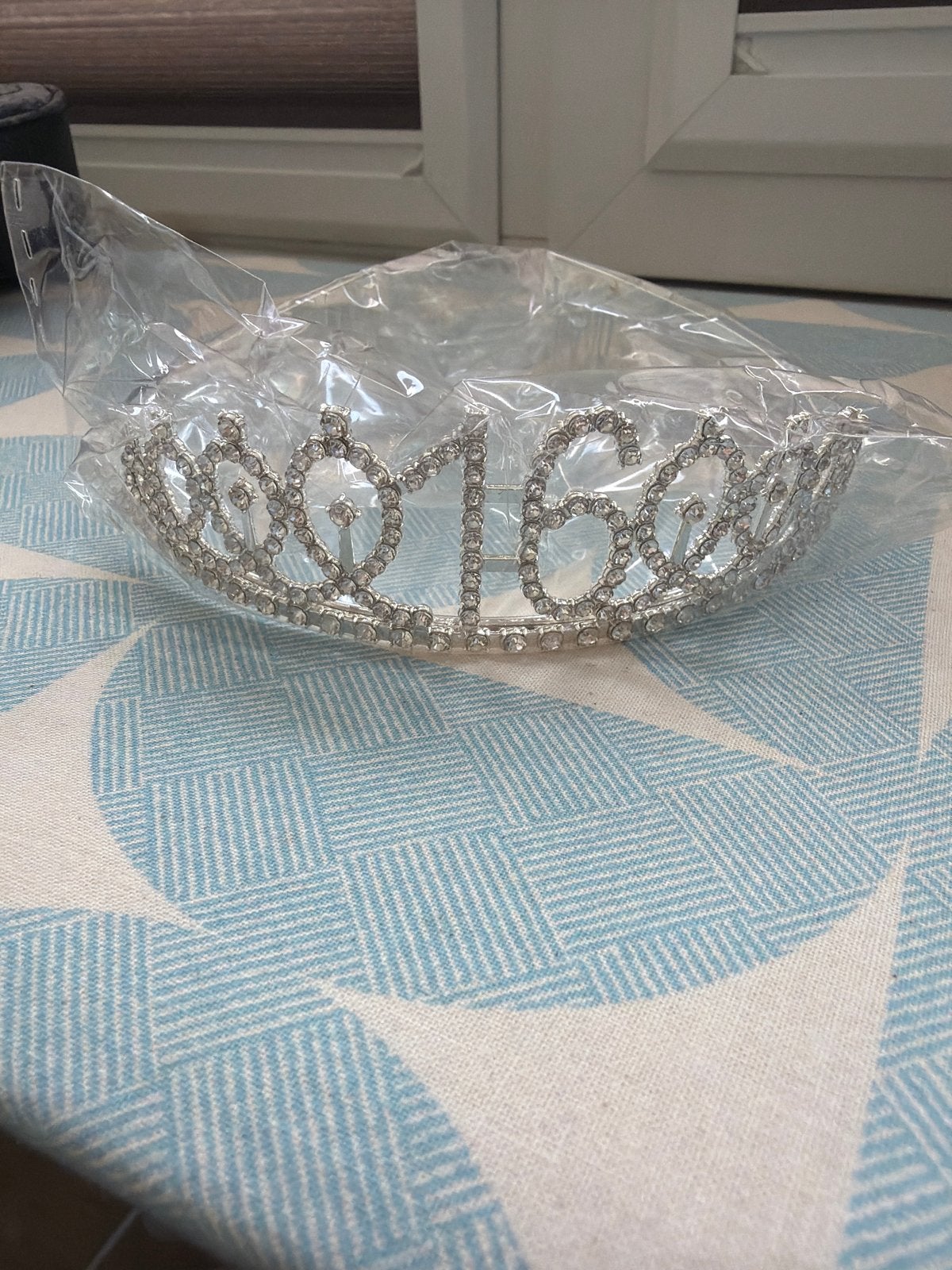 Kroontje 16 jaar - Verjaardagskroon met strass, Hobby en Vrije tijd, Ophalen of Verzenden, Nieuw, Feestartikel, Verjaardag