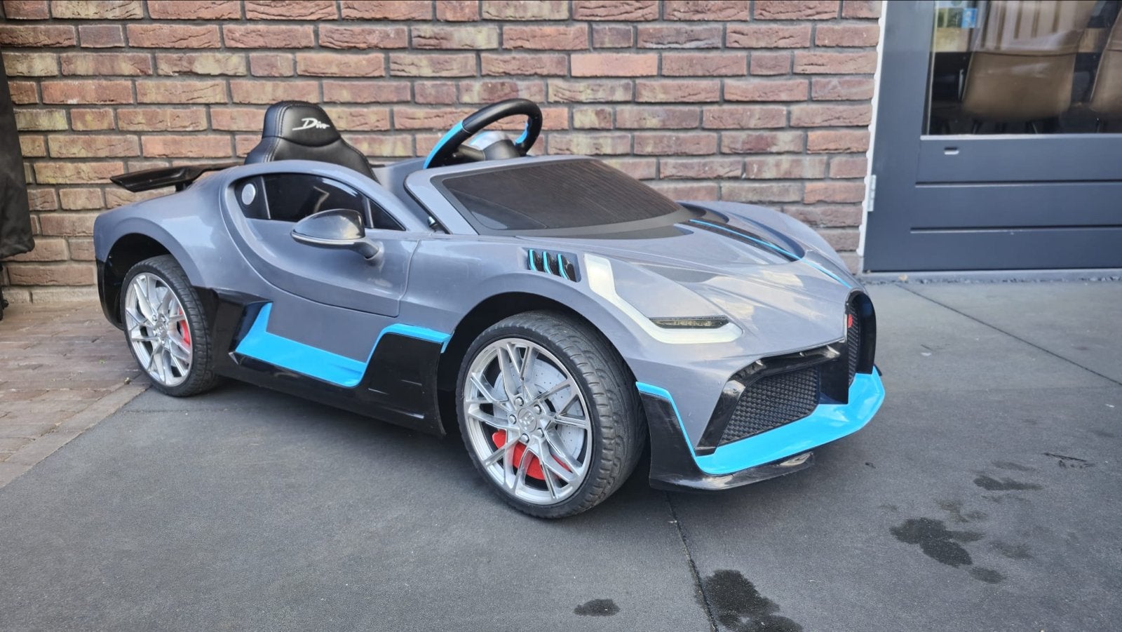 Kinderauto Bugatti Divo - Elektrisch met Afstandsbediening, Ophalen, Gebruikt, Afstandsbediening