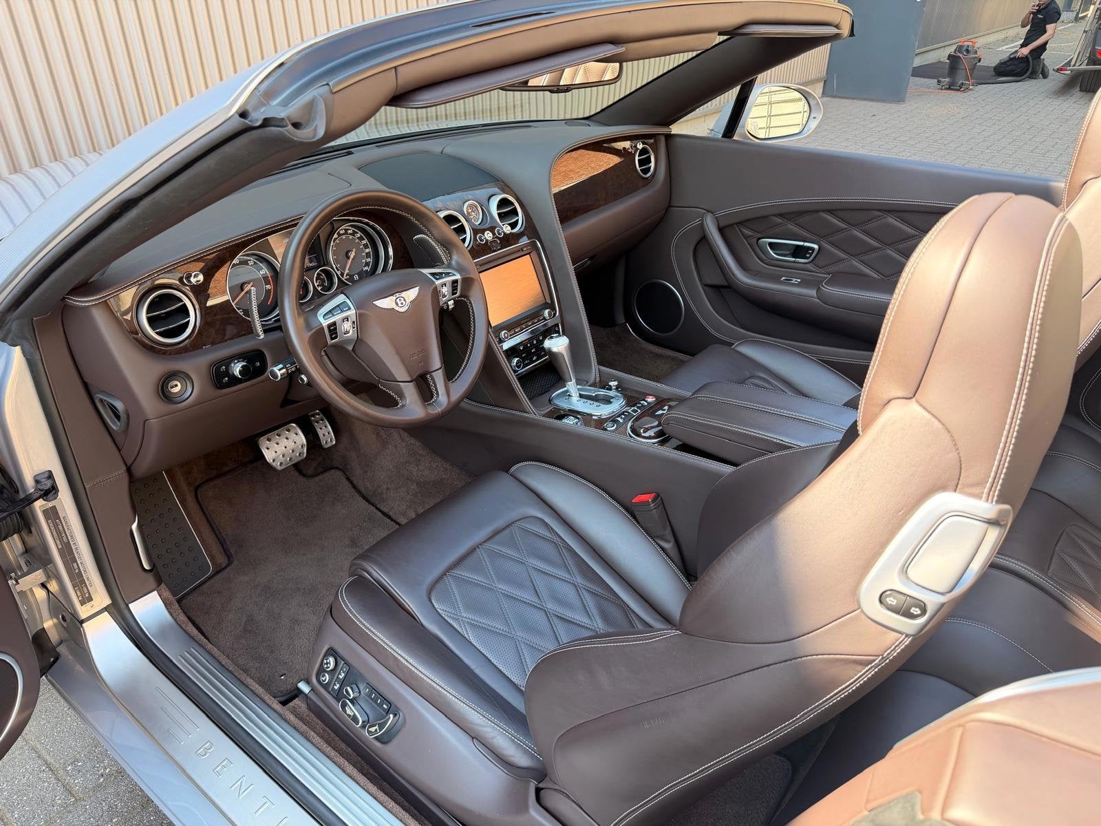 Bentley Continental GTC 4.0 V8 Full Option|Keramisch|Massage, Auto's, Bentley, Automaat, Euro 5, Gebruikt, 8 cilinders
