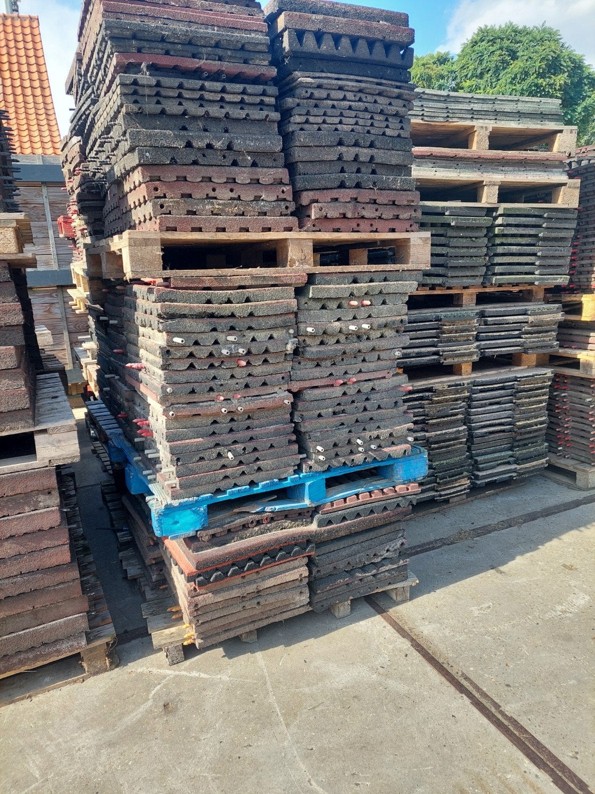 Rubberen tegels/rubber/speelplek/dakterras/stal/serre/etc., Tuin en Terras, Ophalen, Gebruikt, Overige typen, Rubber